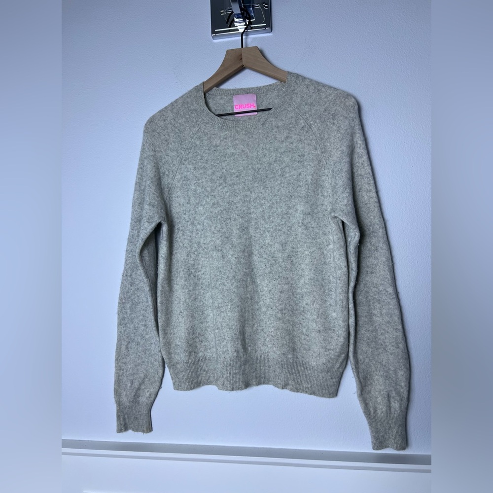 Chic Gray Crew Neck Sweater